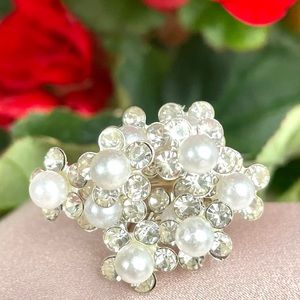 Pearl & rhinestone hair pin twists